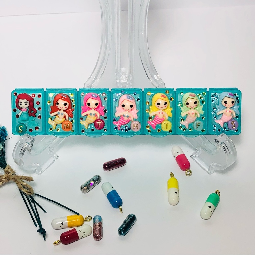Handmade | Small Cyan Mermaids & Rhinestones Weekly Pill Container/Case - Picture 2 of 9
